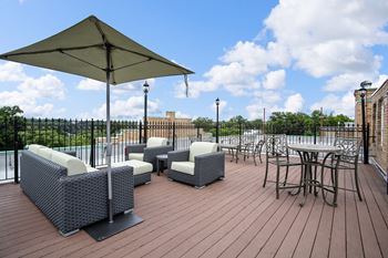 Rooftop terrace/ sundeck